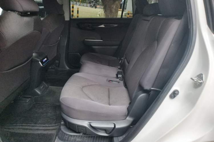 Used Toyota Highlander 2022 Dual-Engine 2.5L Two-Wheel Drive Elite Edition 7-Seater Left Rear Seat
