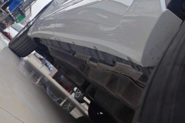 Used Toyota Highlander 2022 Dual-Engine 2.5L Four-Wheel Drive Prestige Version 7 Seats Left Side Sill