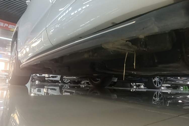 Used Toyota Highlander 2022 Dual-Engine 2.5L Four-Wheel Drive Prestige Version 7 Seats Left Side Sill