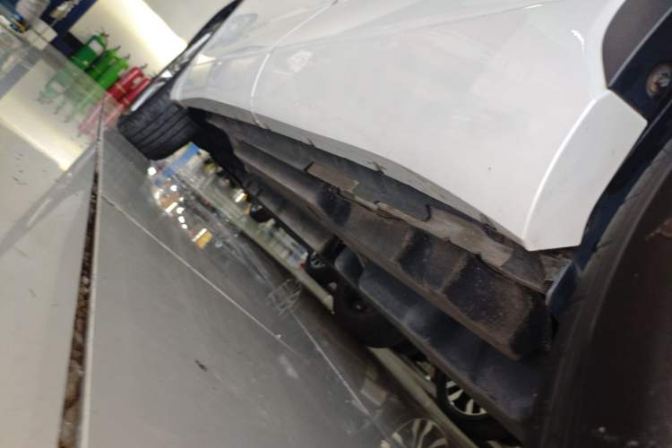 Used Toyota Highlander 2022 Dual-Engine 2.5L Four-Wheel Drive Supreme Edition 7-Seater Left Side Sill