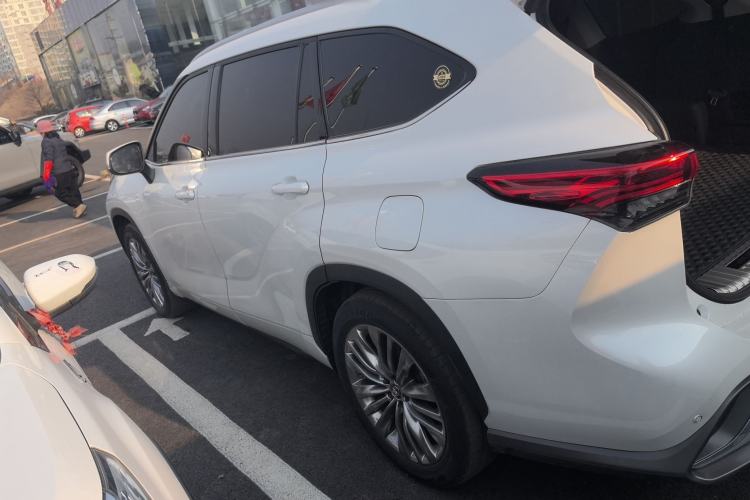 Used Toyota Highlander 2022 Dual-Engine 2.5L Four-Wheel Drive Prestige Version 7 Seats Left Side