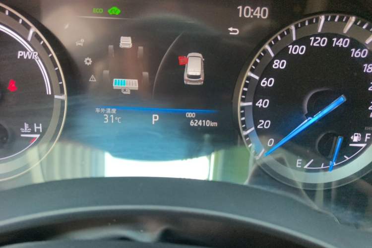Used Toyota Highlander 2022 Dual-Engine 2.5L 4x4 Elite Edition 7-Seater Odometer Close Up