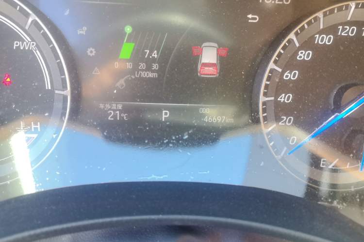 Used Toyota Highlander 2022 Dual-Engine 2.5L 4x4 Elite Edition 7-Seater Odometer Close Up