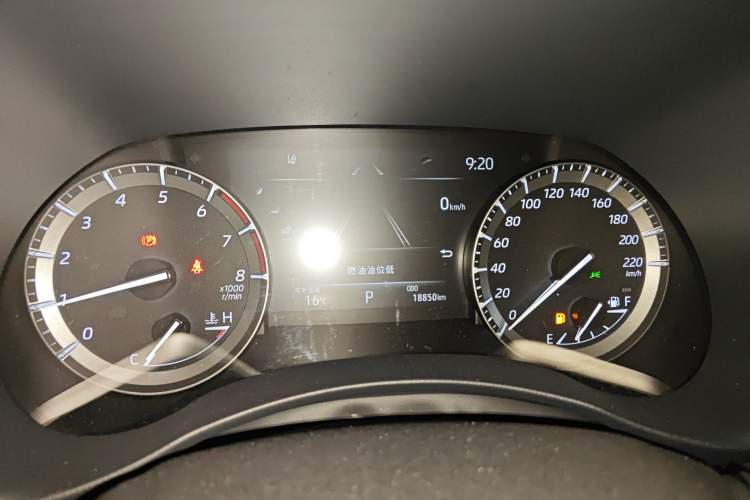 Used Toyota Highlander 2022 380T 4x4 Luxury Edition 7 Seats Odometer Close Up