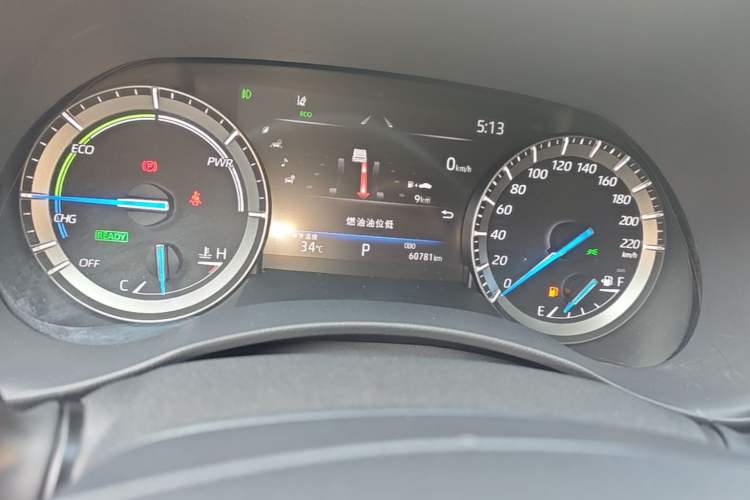 Used Toyota Highlander 2022 Dual-Engine 2.5L Four-Wheel Drive Prestige Version 7 Seats Odometer Close Up