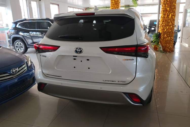 Used Toyota Highlander 2022 Dual-Engine 2.5L Four-Wheel Drive Prestige Version 7 Seats Rear