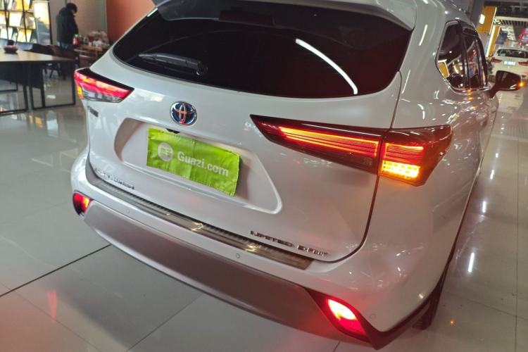 Used Toyota Highlander 2022 Dual-Engine 2.5L Four-Wheel Drive Supreme Edition 7-Seater Rear