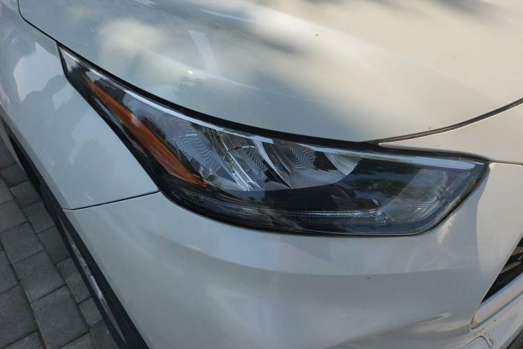 Used Toyota Highlander 2022 Dual-Engine 2.5L 4x4 Elite Edition 7-Seater Right Front Headlight