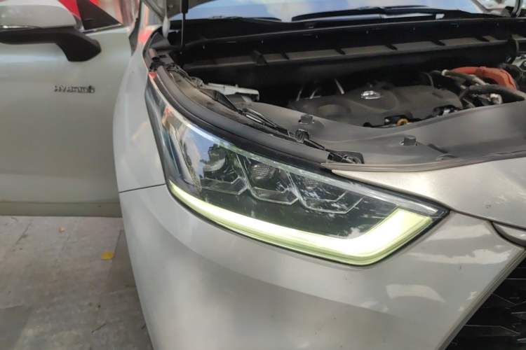 Used Toyota Highlander 2022 Dual-Engine 2.5L Four-Wheel Drive Prestige Version 7 Seats Right Front Headlight