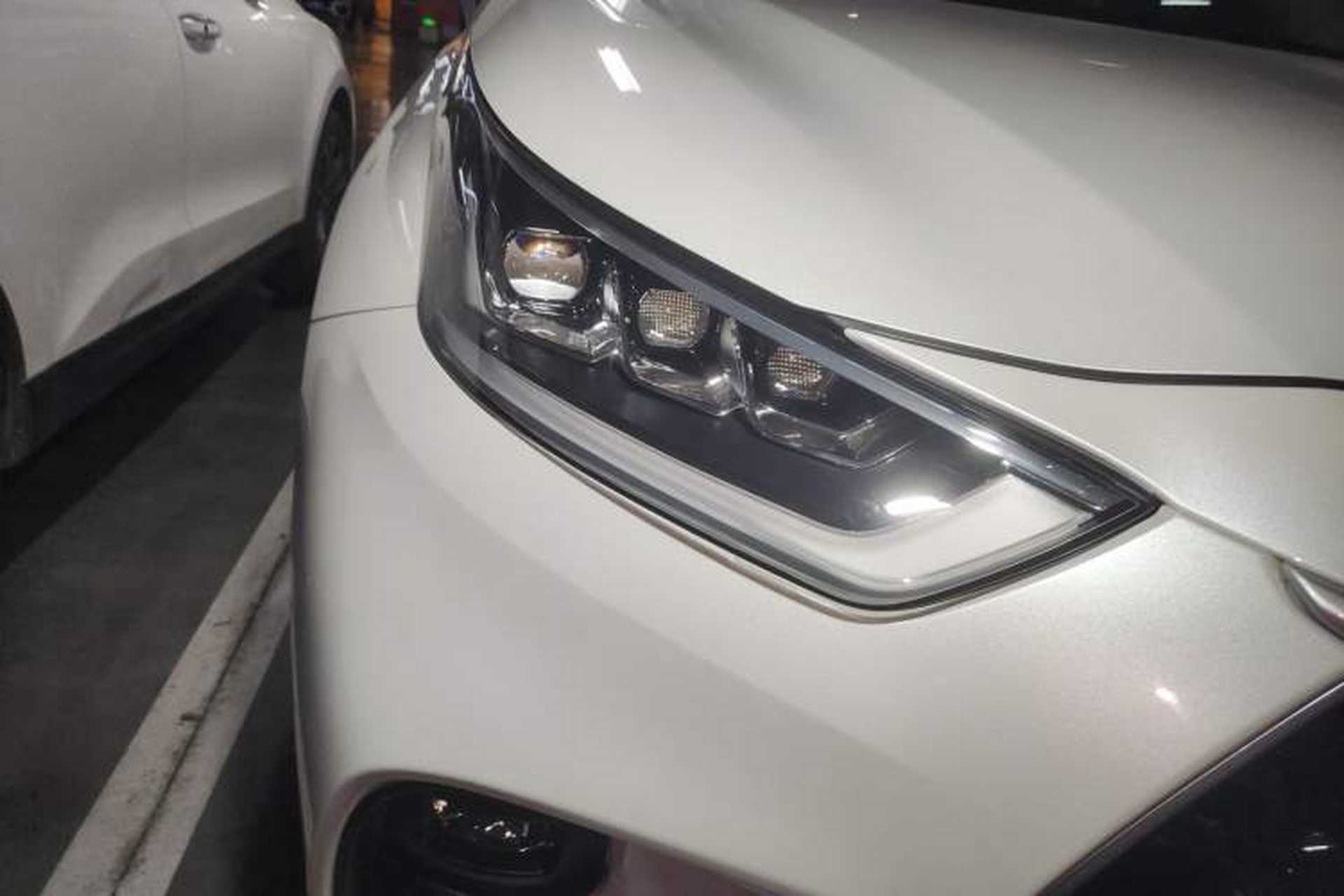 Used Toyota Highlander 2022 Dual-Engine 2.5L Four-Wheel Drive Prestige Version 7 Seats Right Front Headlight