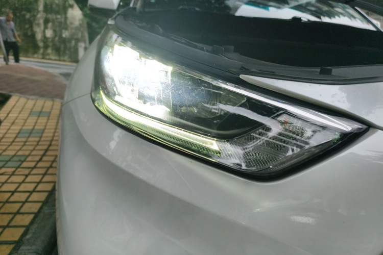 Used Toyota Highlander 2022 Dual-Engine 2.5L Two-Wheel Drive Elite Edition 7-Seater Right Front Headlight