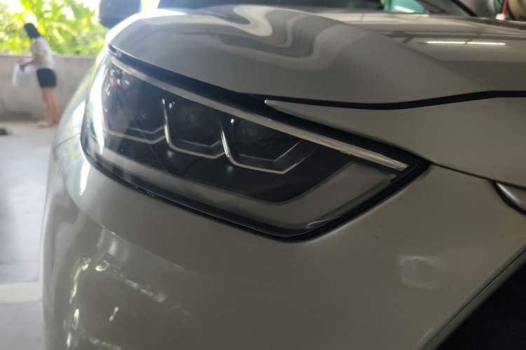 Used Toyota Highlander 2022 Dual-Engine 2.5L Four-Wheel Drive Prestige Version 7 Seats Right Front Headlight