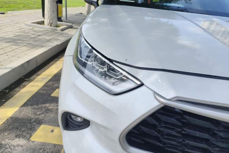 Used Toyota Highlander 2022 Dual-Engine 2.5L Four-Wheel Drive Prestige Version 7 Seats Right Front Headlight