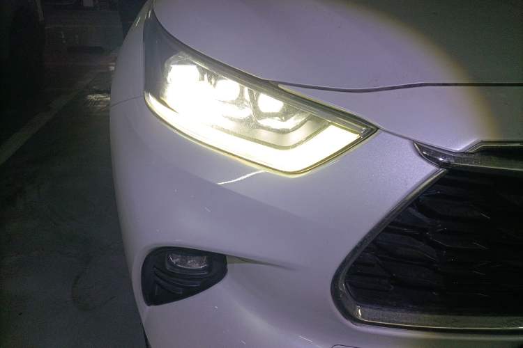 Used Toyota Highlander 2022 Dual-Engine 2.5L Four-Wheel Drive Supreme Edition 7-Seater Right Front Headlight