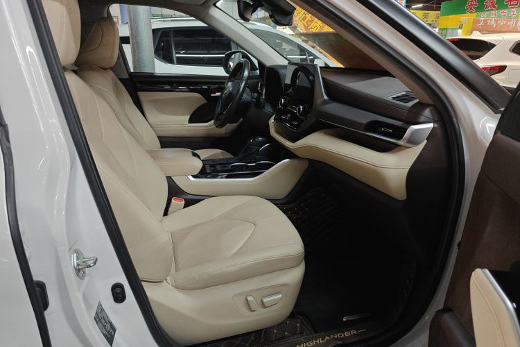 Used Toyota Highlander 2022 Dual-Engine 2.5L Four-Wheel Drive Prestige Version 7 Seats Right Front Seat