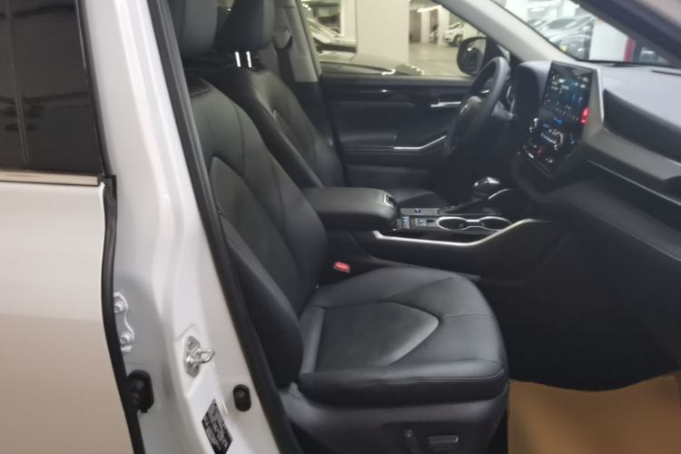 Used Toyota Highlander 2022 Dual-Engine 2.5L Four-Wheel Drive Prestige Version 7 Seats Right Front Seat