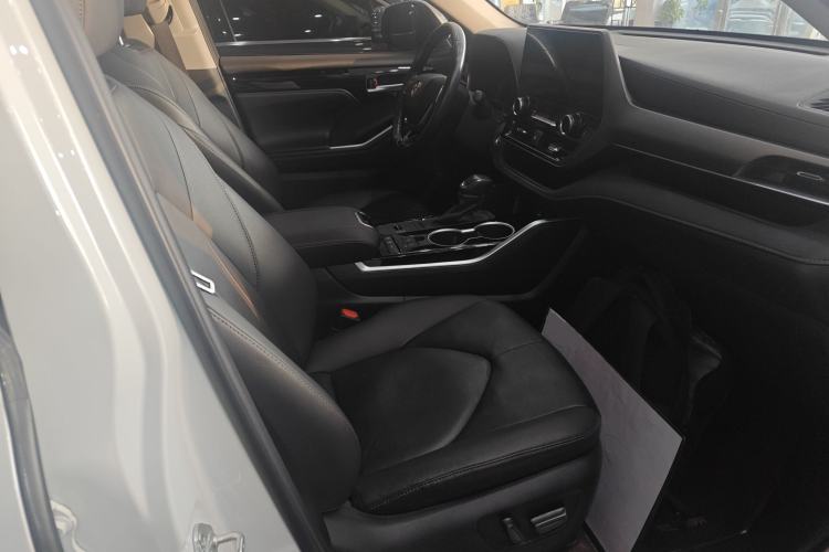 Used Toyota Highlander 2022 Dual-Engine 2.5L Four-Wheel Drive Prestige Version 7 Seats Right Front Seat