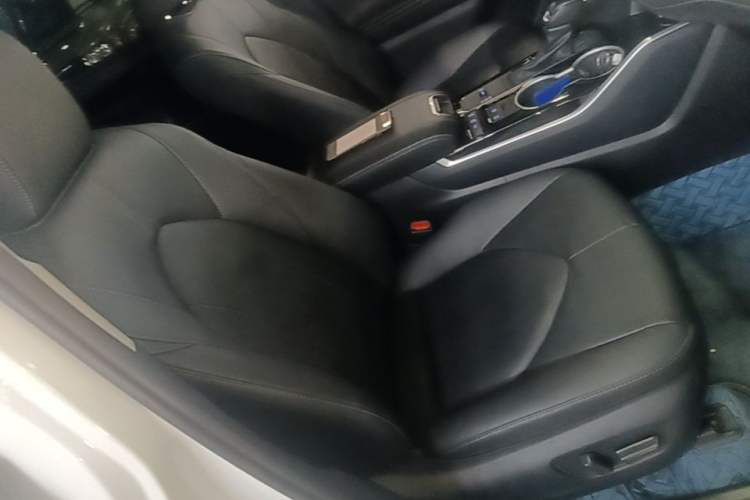 Used Toyota Highlander 2022 Dual-Engine 2.5L Four-Wheel Drive Prestige Version 7 Seats Right Front Seat
