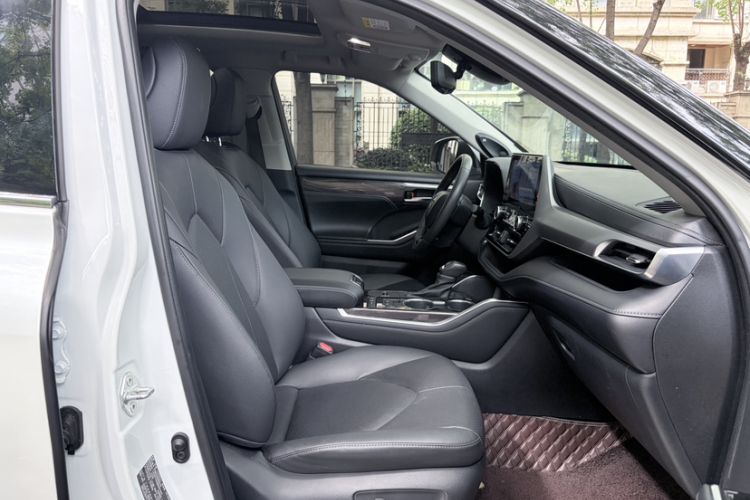Used Toyota Highlander 2022 Dual-Engine 2.5L Four-Wheel Drive Supreme Edition 7-Seater Right Front Seat