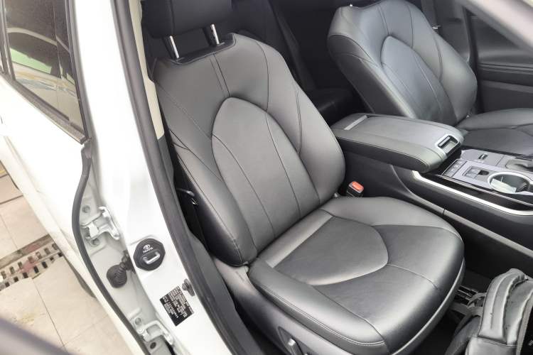 Used Toyota Highlander 2022 Dual-Engine 2.5L Four-Wheel Drive Prestige Version 7 Seats Right Front Seat