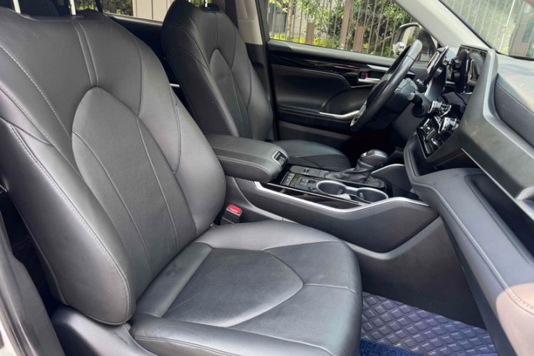 Used Toyota Highlander 2022 Dual-Engine 2.5L Four-Wheel Drive Prestige Version 7 Seats Right Front Seat