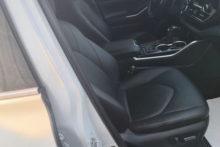 Used Toyota Highlander 2022 Dual-Engine 2.5L Four-Wheel Drive Prestige Version 7 Seats Right Front Seat
