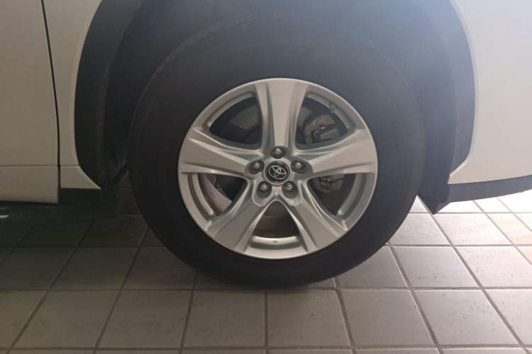 Used Toyota Highlander 2022 Dual-Engine 2.5L Two-Wheel Drive Elite Edition 5 Seats Right Front Wheel Hub