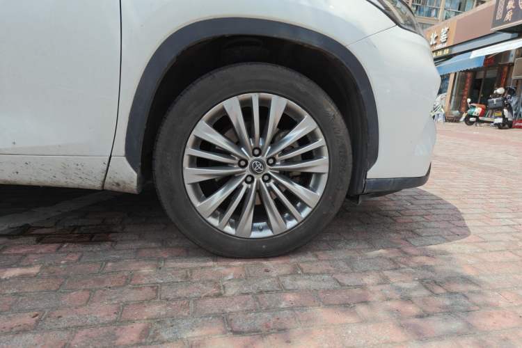 Used Toyota Highlander 2022 Dual-Engine 2.5L Four-Wheel Drive Prestige Version 7 Seats Right Front Wheel Hub