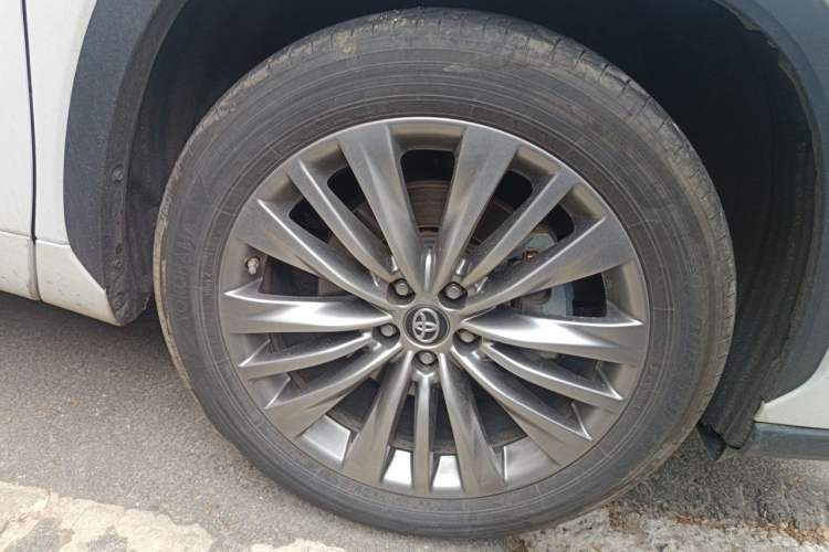 Used Toyota Highlander 2022 380T Four-Wheel Drive Prestige Edition 7-Seater Right Front Wheel Hub