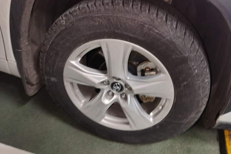 Used Toyota Highlander 2022 Dual-Engine 2.5L Two-Wheel Drive Elite Edition 5 Seats Right Front Wheel Hub