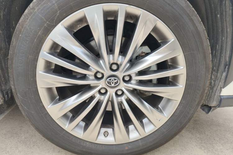 Used Toyota Highlander 2022 380T Four-Wheel Drive Prestige Edition 7-Seater Right Front Wheel Hub