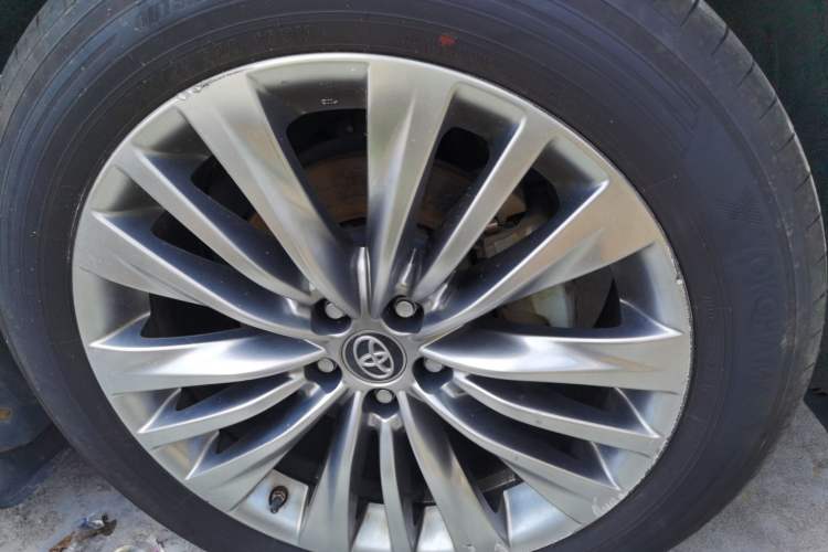 Used Toyota Highlander 2022 Dual-Engine 2.5L Four-Wheel Drive Supreme Edition 7-Seater Right Front Wheel Hub