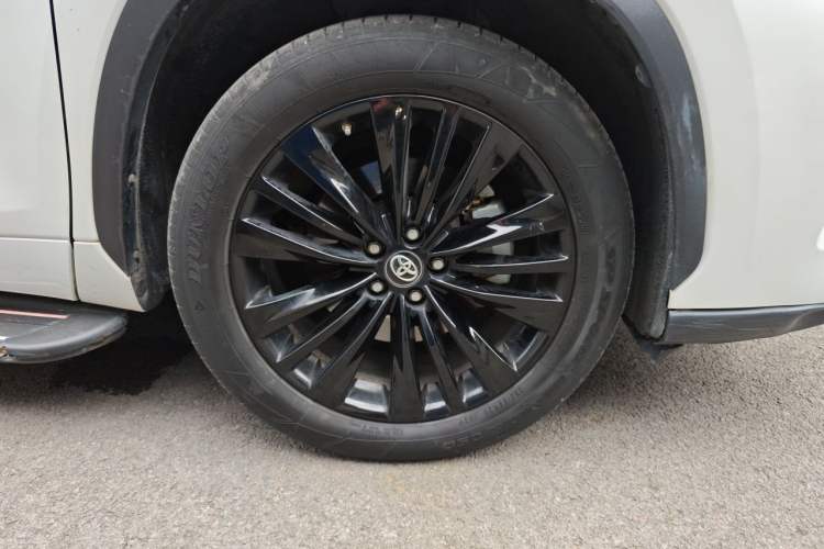 Used Toyota Highlander 2022 Dual-Engine 2.5L Four-Wheel Drive Prestige Version 7 Seats Right Front Wheel Hub