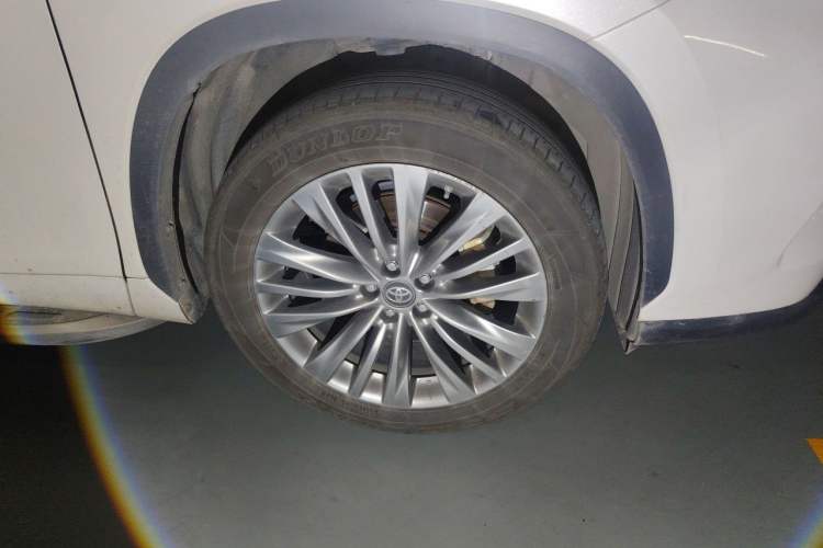 Used Toyota Highlander 2022 Dual-Engine 2.5L Four-Wheel Drive Prestige Version 7 Seats Right Front Wheel Hub