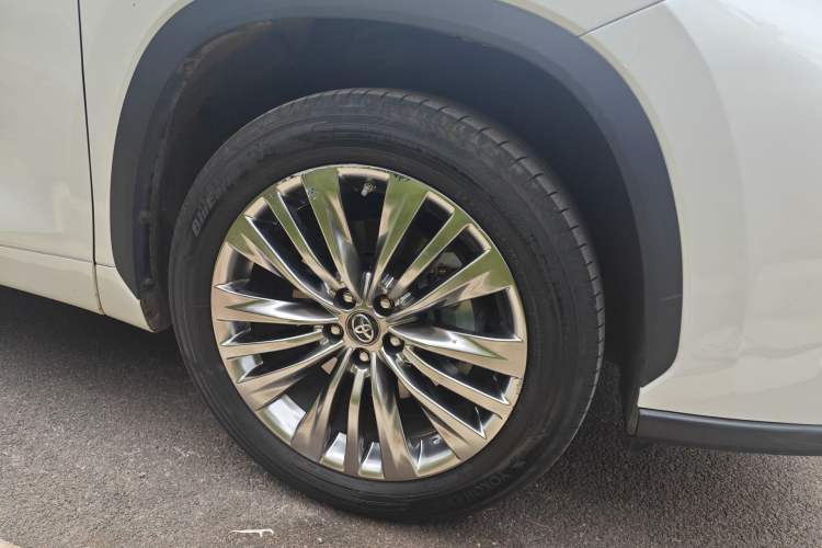 Used Toyota Highlander 2022 Dual-Engine 2.5L Four-Wheel Drive Prestige Version 7 Seats Right Front Wheel Hub