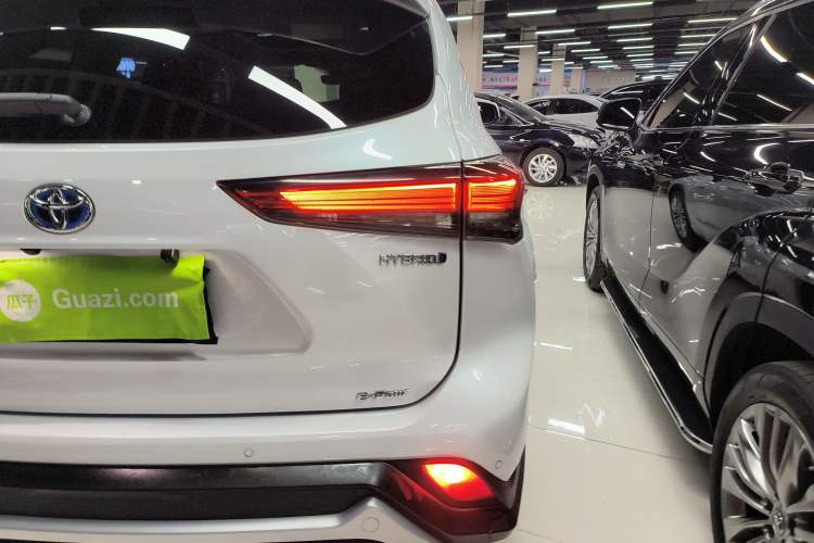 Used Toyota Highlander 2022 Dual-Engine 2.5L Four-Wheel Drive Prestige Version 7 Seats Right Rear Taillight