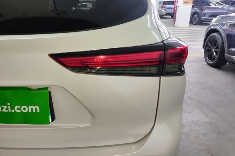 Used Toyota Highlander 2022 Dual-Engine 2.5L Four-Wheel Drive Prestige Version 7 Seats Right Rear Taillight