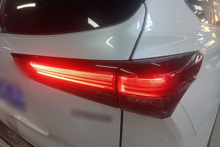 Used Toyota Highlander 2022 Dual-Engine 2.5L Four-Wheel Drive Prestige Version 7 Seats Right Rear Taillight