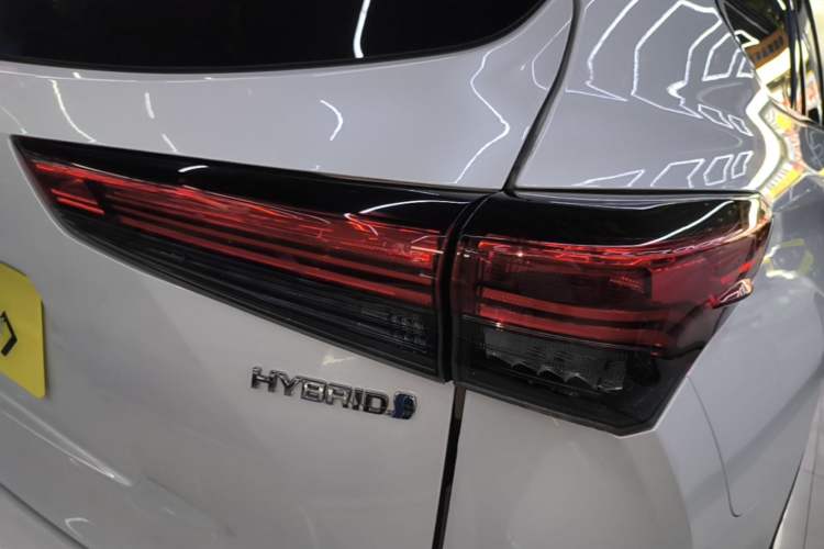 Used Toyota Highlander 2022 Dual-Engine 2.5L Four-Wheel Drive Prestige Version 7 Seats Right Rear Taillight