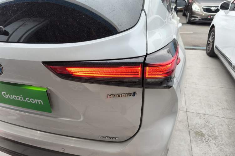Used Toyota Highlander 2022 Dual-Engine 2.5L Four-Wheel Drive Prestige Version 7 Seats Right Rear Taillight