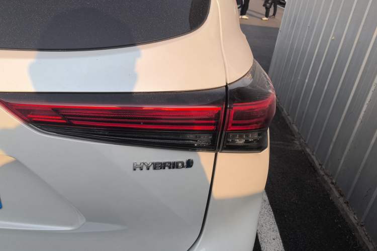 Used Toyota Highlander 2022 Dual-Engine 2.5L Four-Wheel Drive Prestige Version 7 Seats Right Rear Taillight