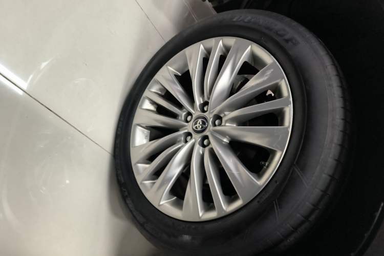 Used Toyota Highlander 2022 Dual-Engine 2.5L Four-Wheel Drive Prestige Version 7 Seats Right Rear Wheel Hub