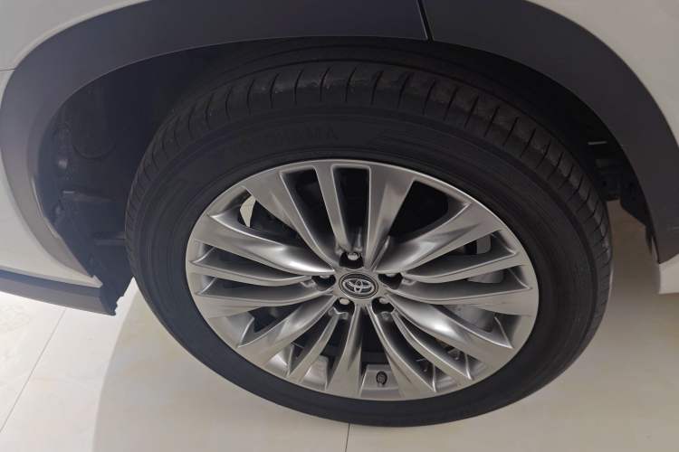 Used Toyota Highlander 2022 Dual-Engine 2.5L Four-Wheel Drive Prestige Version 7 Seats Right Rear Wheel Hub