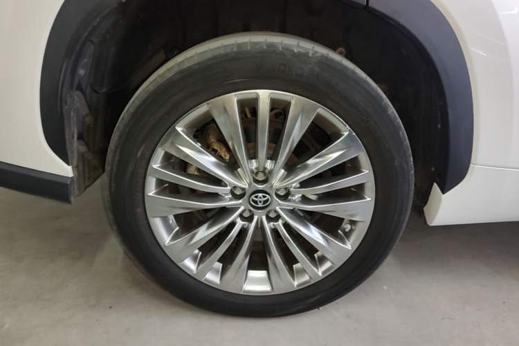 Used Toyota Highlander 2022 Dual-Engine 2.5L Four-Wheel Drive Prestige Version 7 Seats Right Rear Wheel Hub