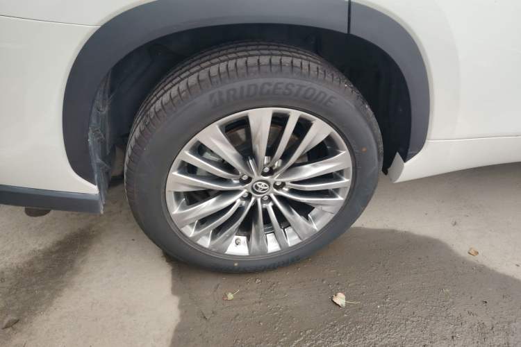 Used Toyota Highlander 2022 Dual-Engine 2.5L Four-Wheel Drive Prestige Version 7 Seats Right Rear Wheel Hub