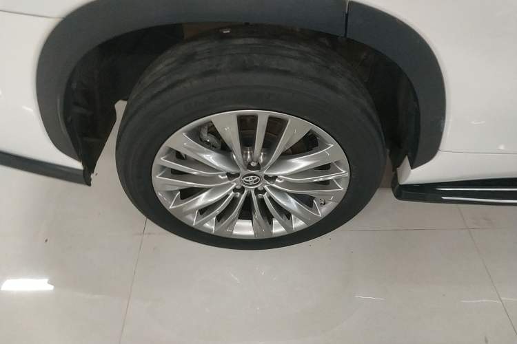 Used Toyota Highlander 2022 Dual-Engine 2.5L Four-Wheel Drive Prestige Version 7 Seats Right Rear Wheel Hub
