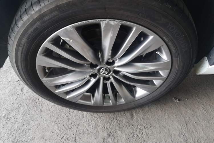 Used Toyota Highlander 2022 380T Four-Wheel Drive Prestige Edition 7-Seater Right Rear Wheel Hub