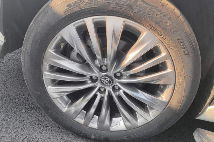 Used Toyota Highlander 2022 Dual-Engine 2.5L Four-Wheel Drive Prestige Version 7 Seats Right Rear Wheel Hub