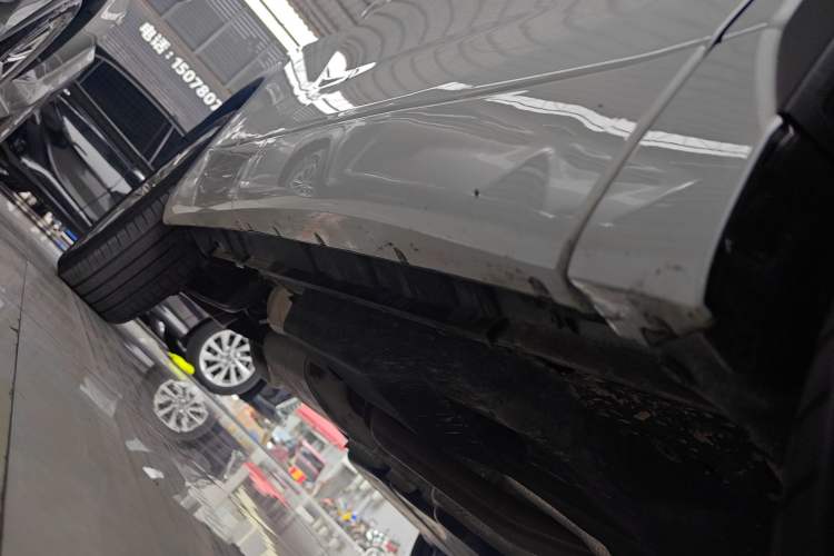 Used Toyota Highlander 2022 Dual-Engine 2.5L Four-Wheel Drive Prestige Version 7 Seats Right Side Sill