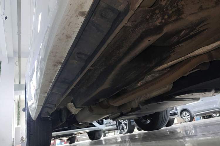 Used Toyota Highlander 2022 Dual-Engine 2.5L Four-Wheel Drive Prestige Version 7 Seats Right Side Sill
